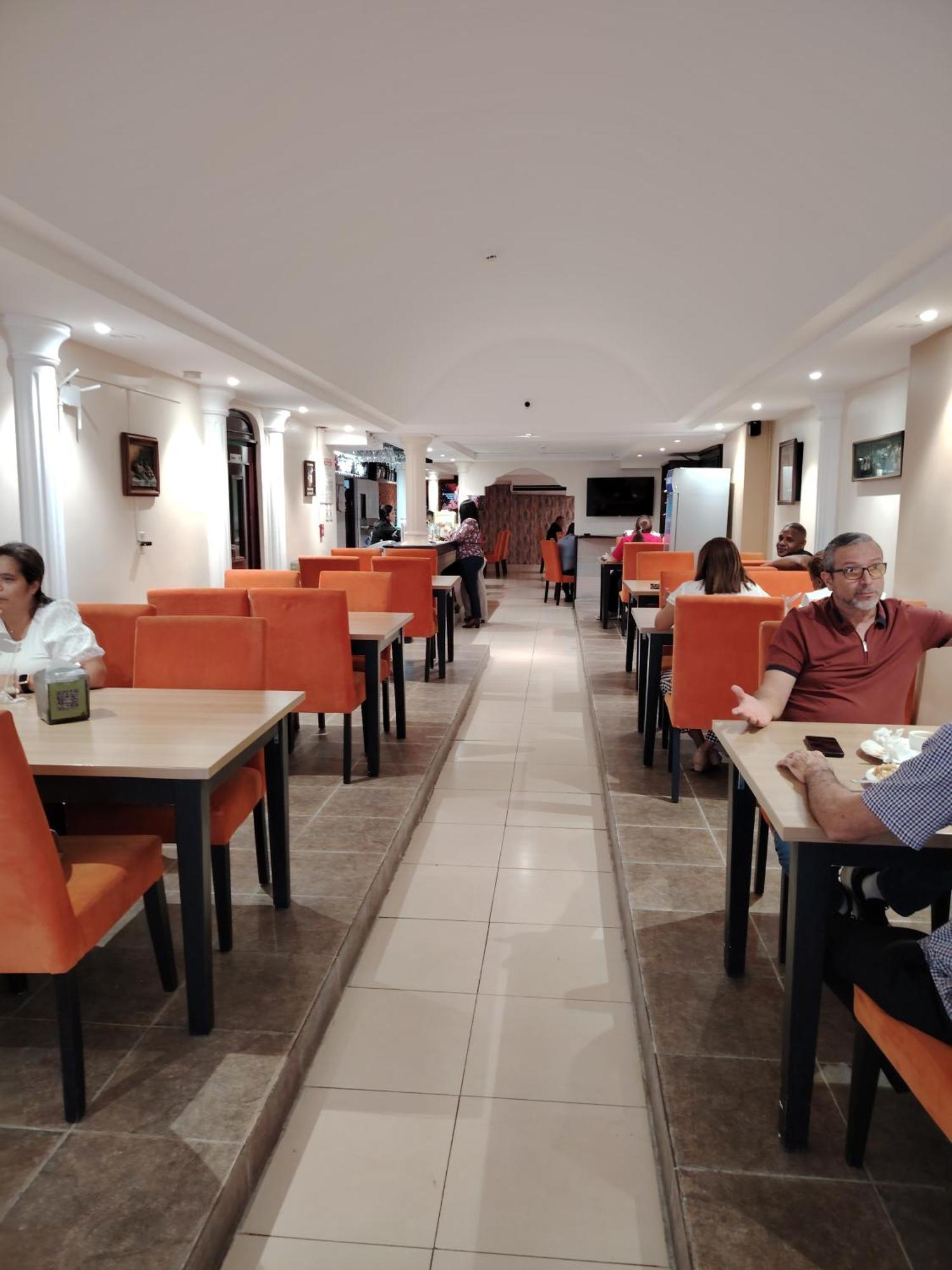 2 Mares Hotel
