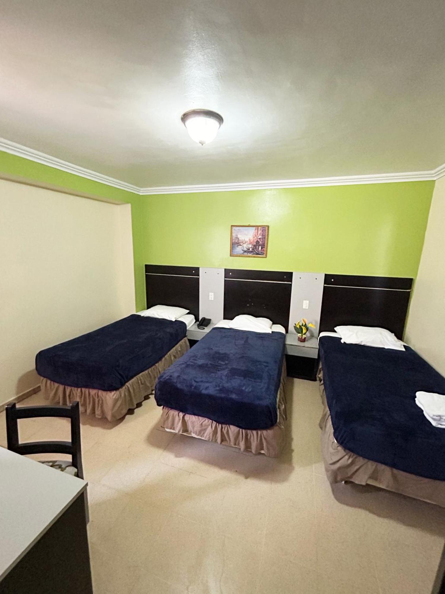 2 Mares Hotel 2*